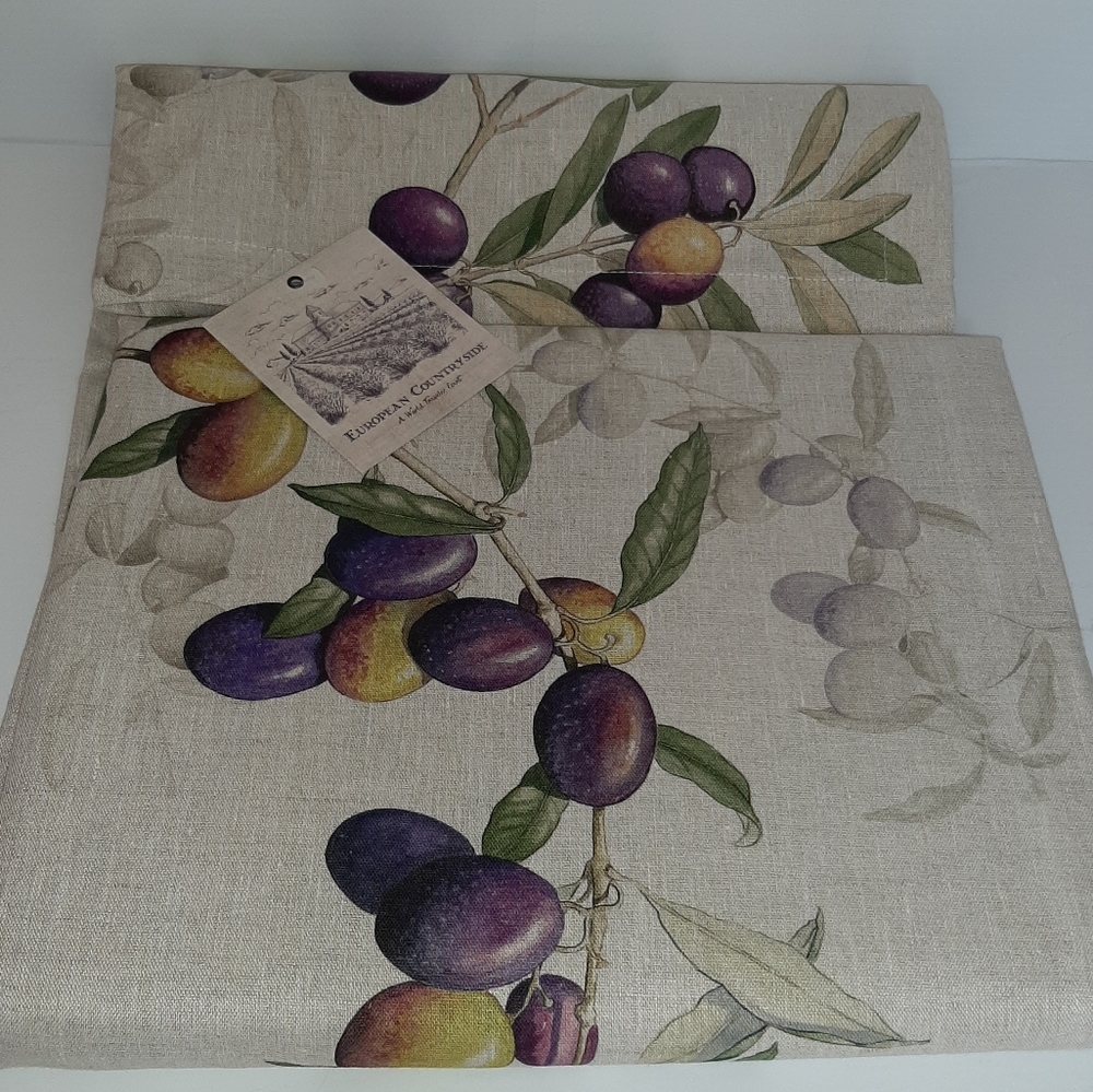 Tessitura Toscana Telerie Firenze 67" x 106" Italian Linen Tablecloth - Picture 4 of 16